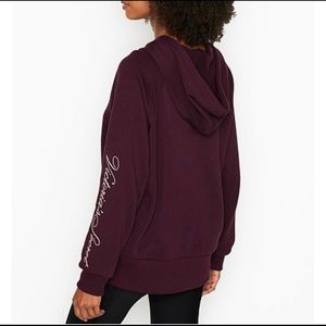 VICTORIA'S SECRET
Stretch Fleece Front-zip